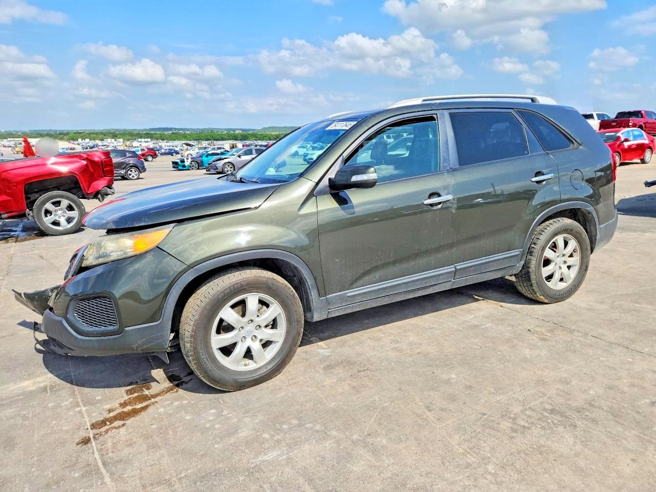 5XYKT4A27BG109138 · 2011 KIA SORENTO