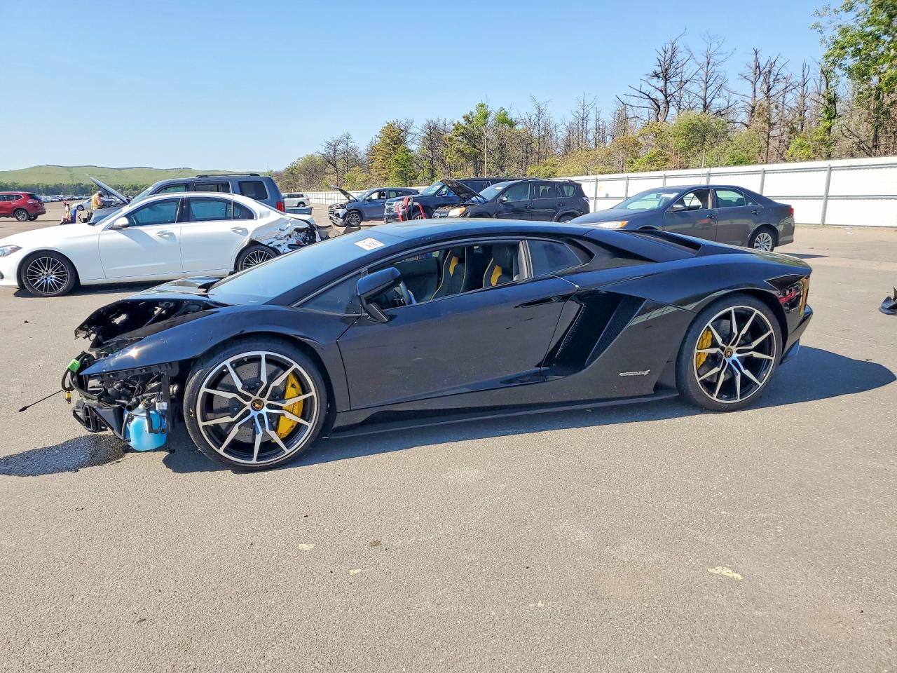 ZHWUG4ZD8JLA06858 · 2018 LAMBORGHINI AVENTADOR