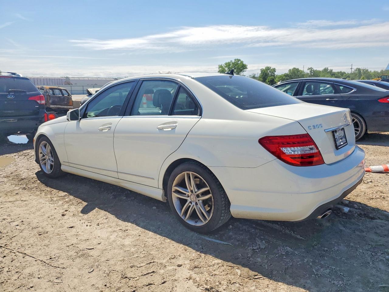 WDDGF8BB9CR240762 · 2012 MERCEDES-BENZ C · 2/12