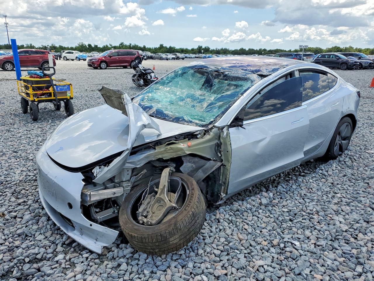 5YJ3E1EA0JF037476 · 2018 TESLA MODEL 3