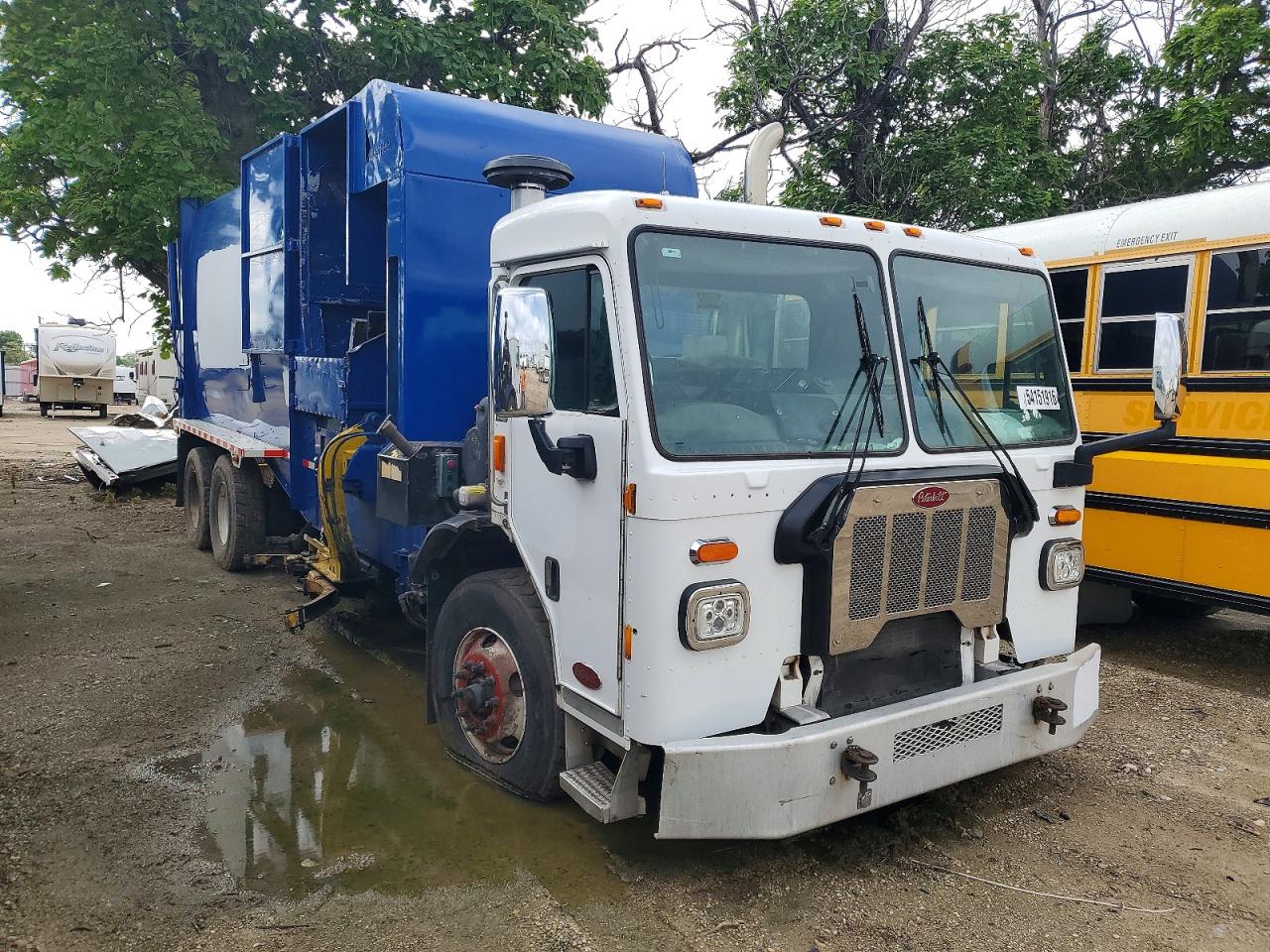2019 PETERBILT 520