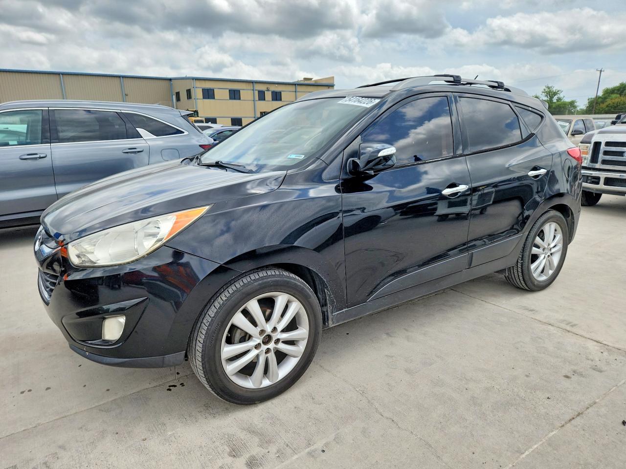 KM8JU3AC0BU210768 · 2011 HYUNDAI TUCSON
