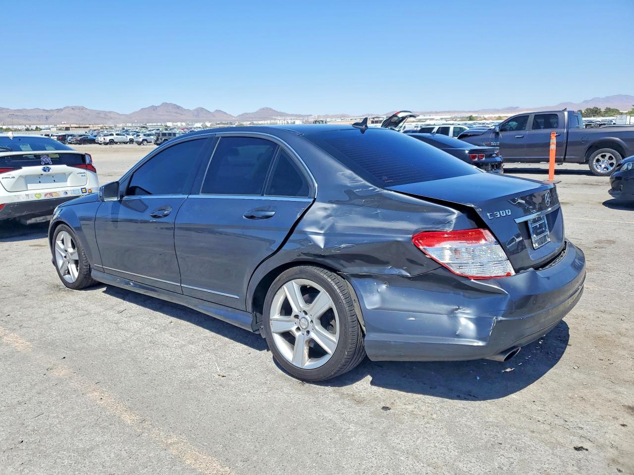 WDDGF8BB1AF439755 · 2010 MERCEDES-BENZ C · 2/12