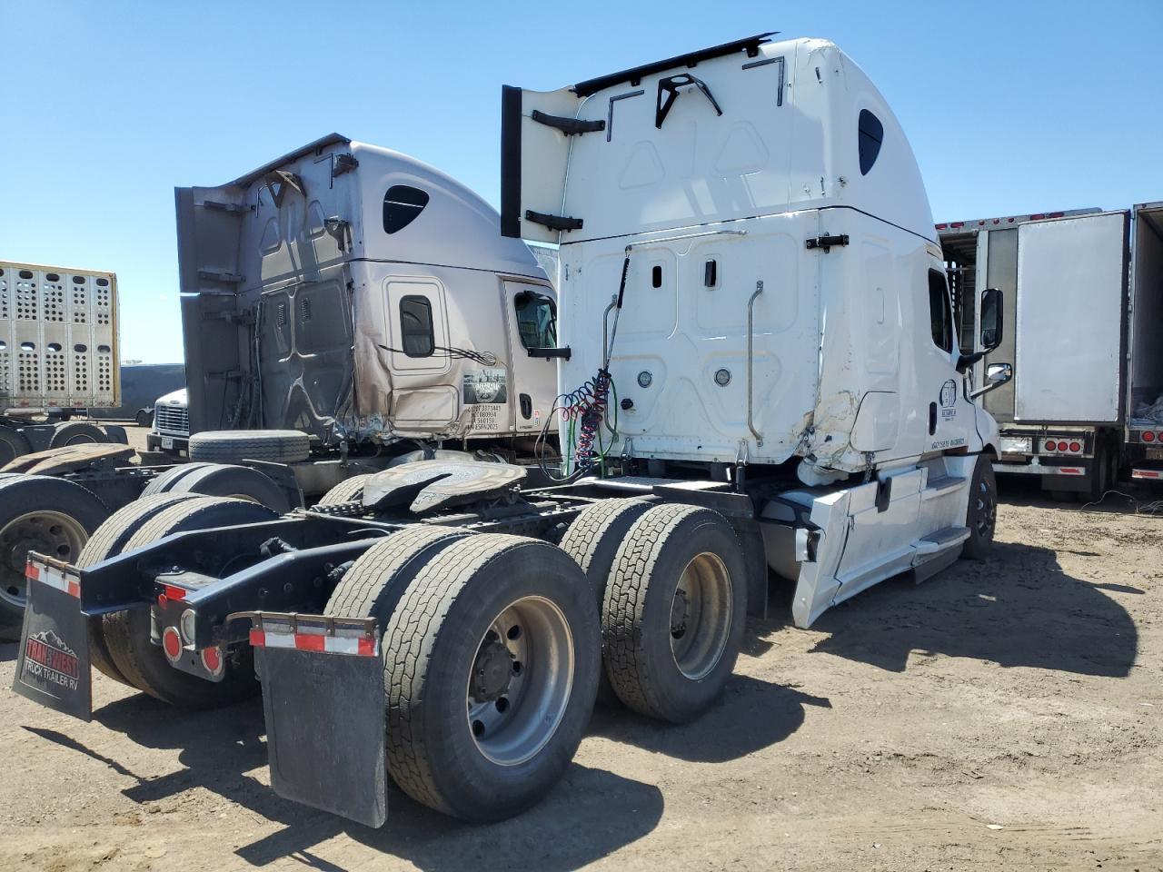 3AKJHHDR8KSKB6127 · 2019 FREIGHTLINER CASCADIA 126 · 4/10