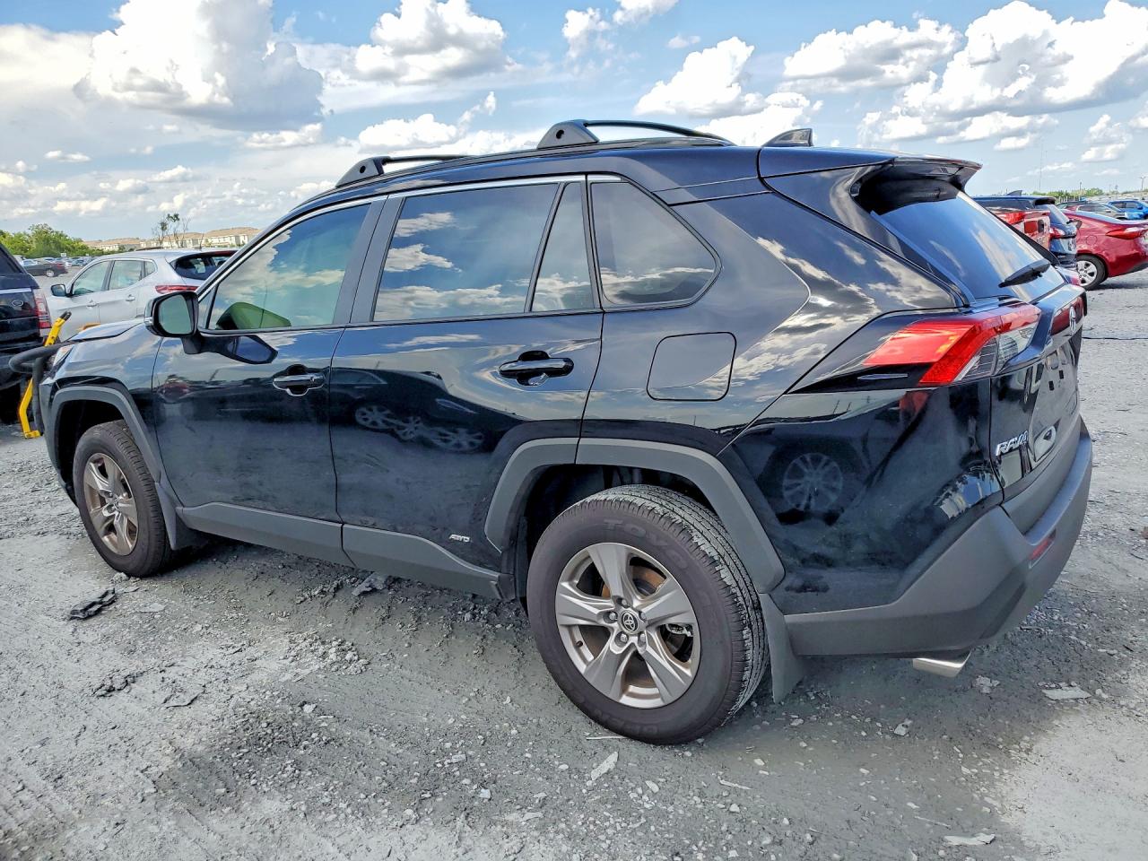 JTMRWRFV7SJ088524 · 2025 TOYOTA RAV4 HYBRID · 2/13