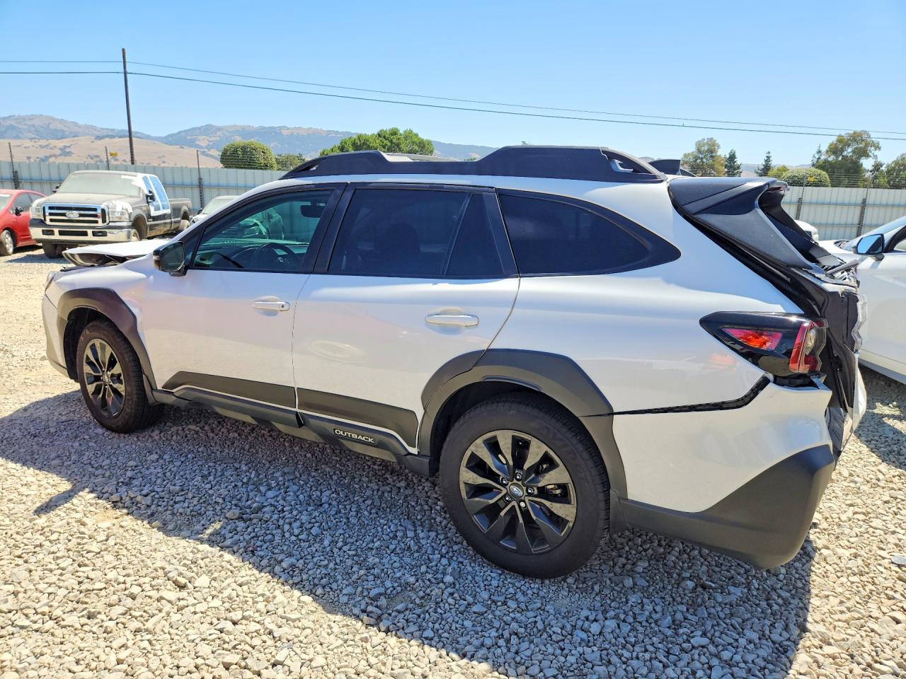 4S4BTGLD3P3133752 · 2023 SUBARU OUTBACK · 2/13
