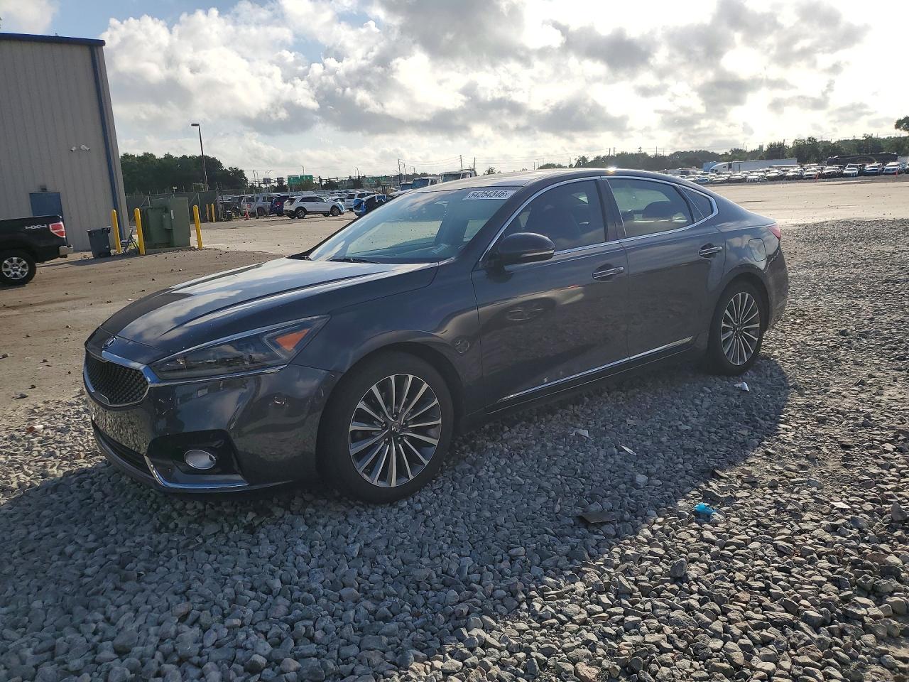 KNALB4J15J5120593 · 2018 KIA CADENZA
