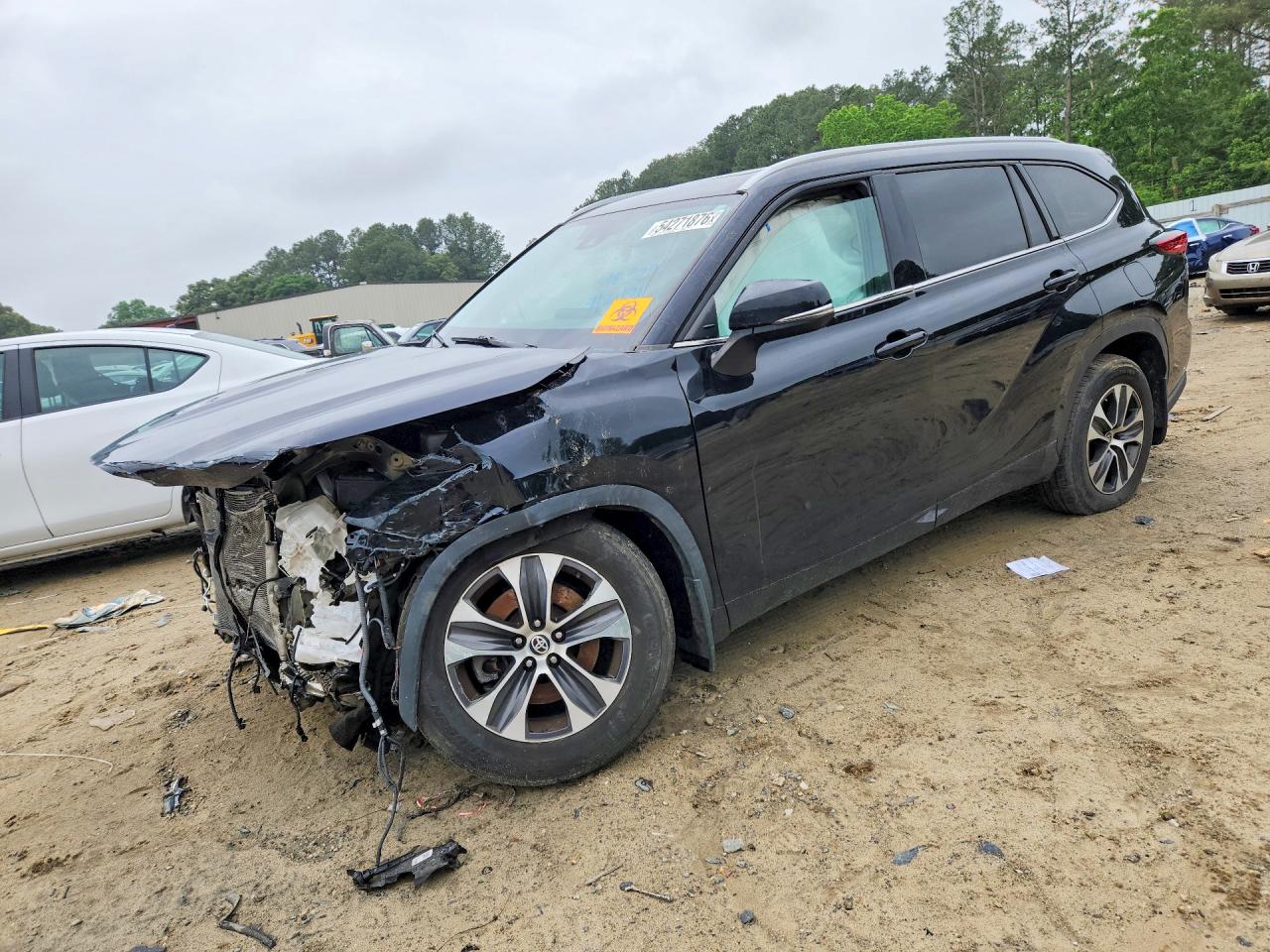 5TDGZRBH1NS585283 · 2022 TOYOTA HIGHLANDER