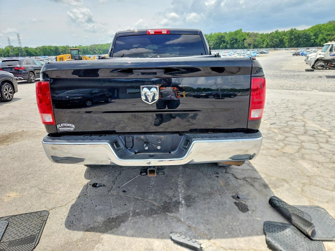 1C6RR6FG3KS704812 · 2019 RAM 1500 CLASSIC · 6/12