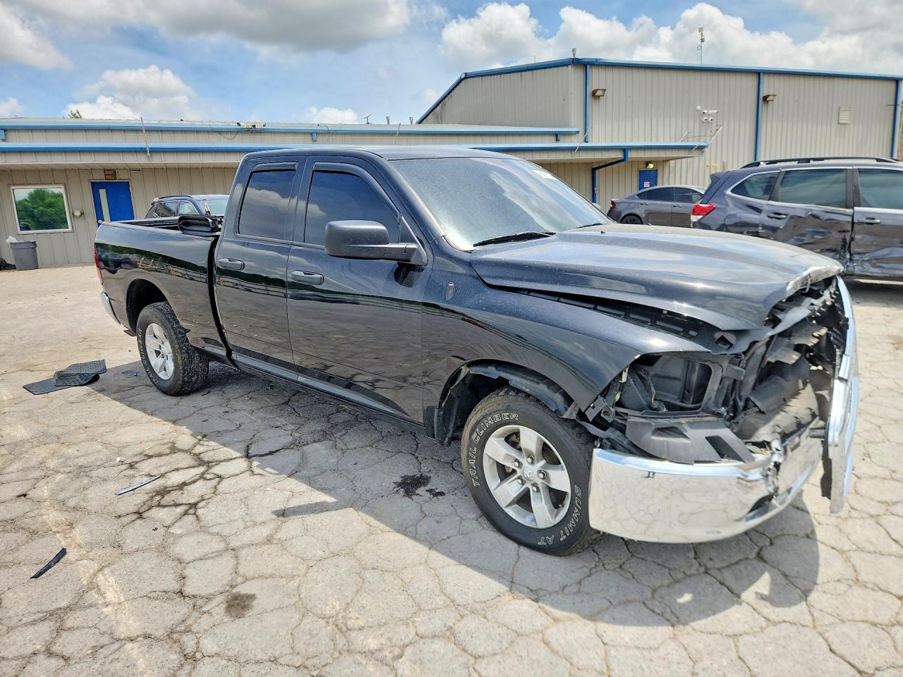 1C6RR6FG3KS704812 · 2019 RAM 1500 CLASSIC · 4/12