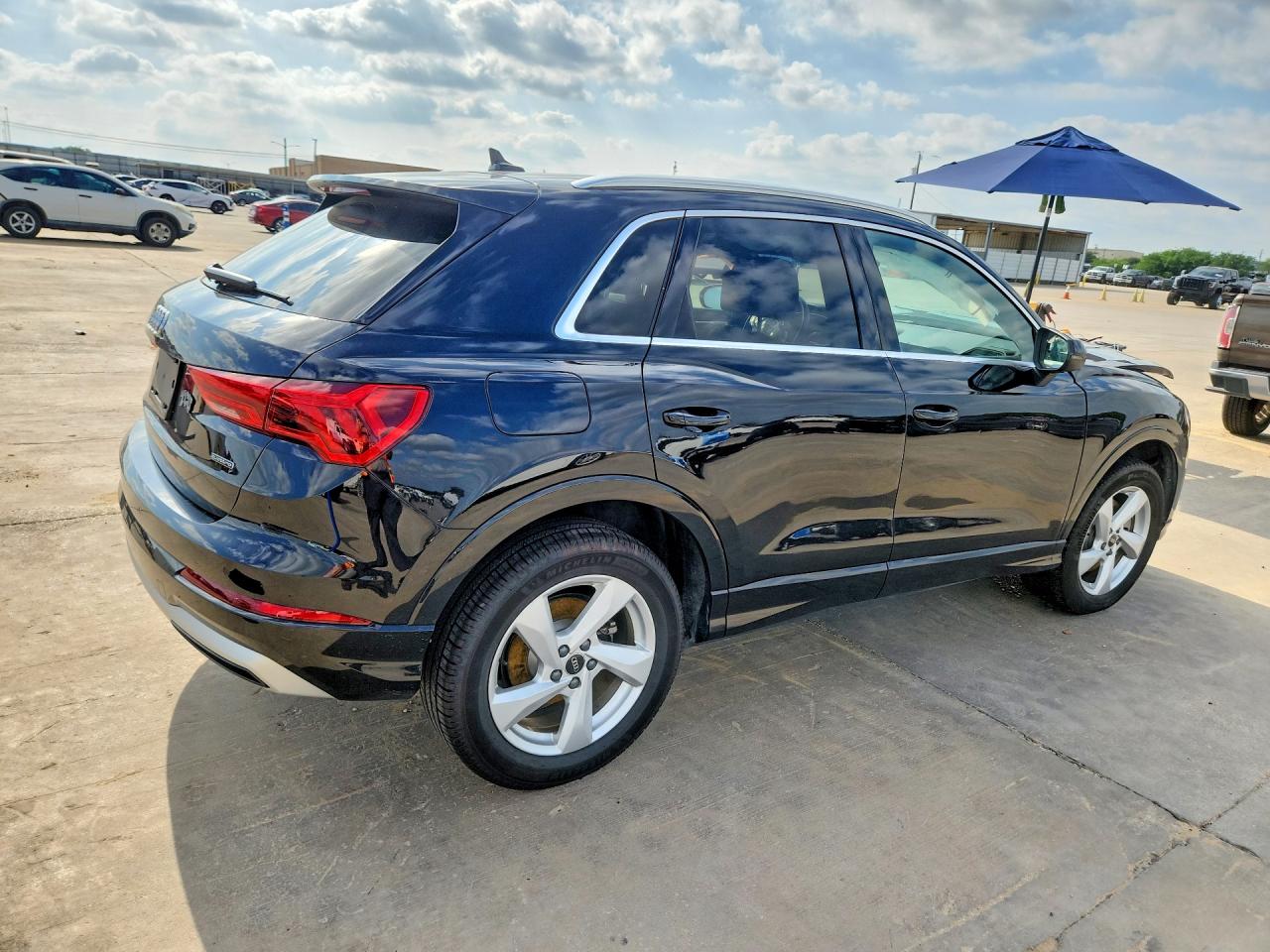 WA1AUCF3XN1031246 · 2022 AUDI Q3 · 3/13
