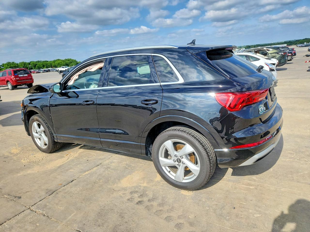 WA1AUCF3XN1031246 · 2022 AUDI Q3 · 2/13