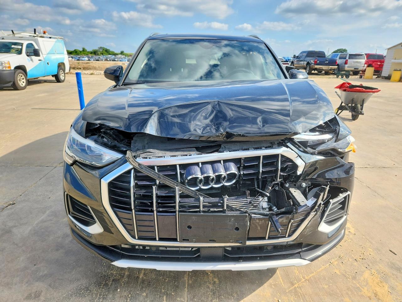 WA1AUCF3XN1031246 · 2022 AUDI Q3 · 5/13