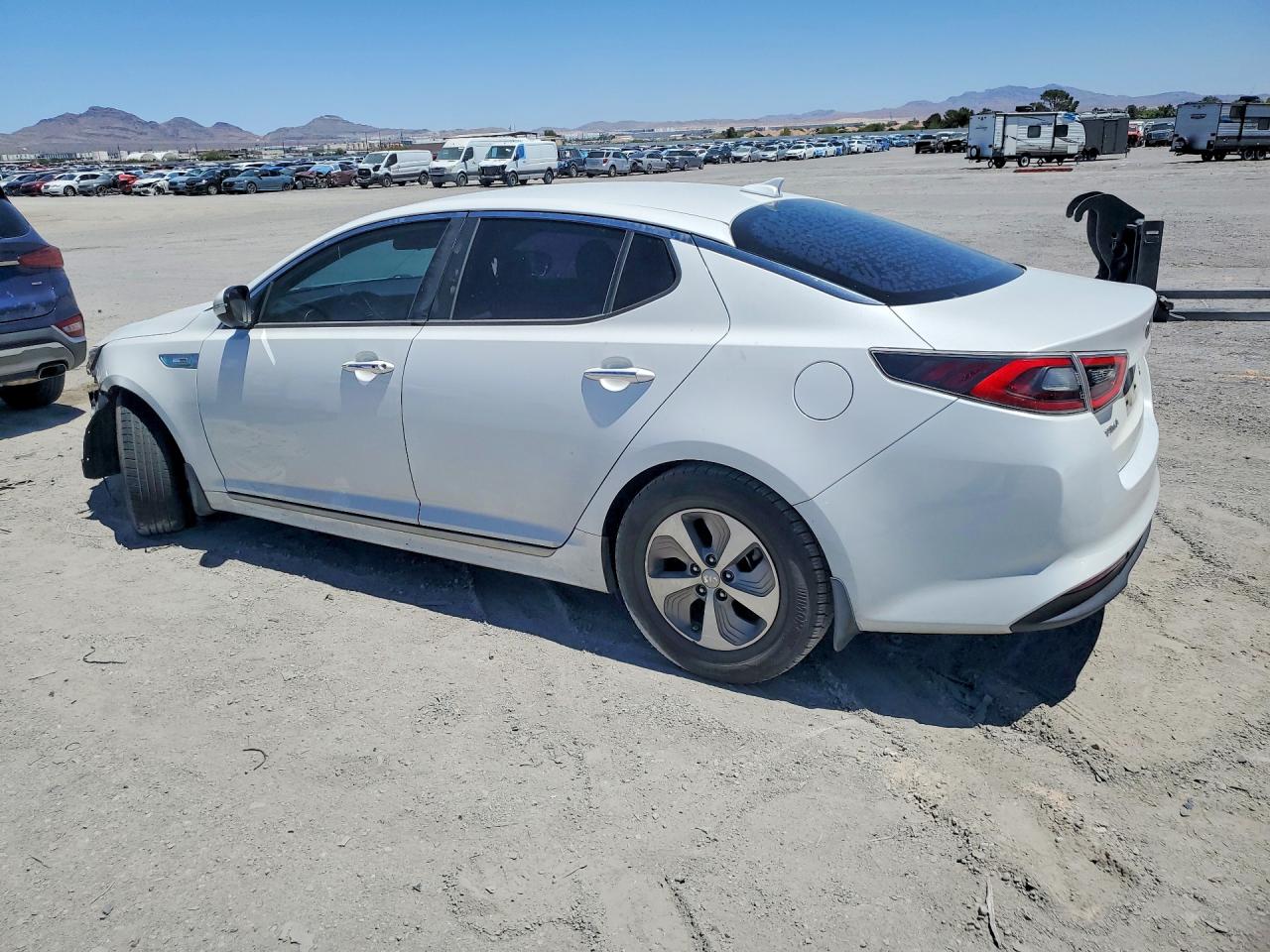 KNAGM4AD6F5078108 · 2015 KIA OPTIMA · 2/12