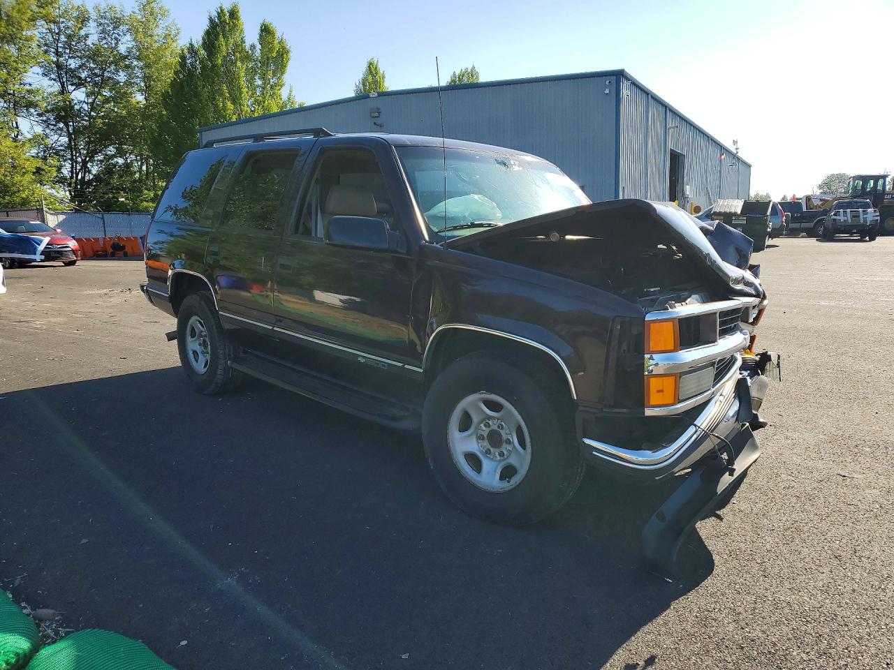 1GNEK13R0VJ375945 · 1997 CHEVROLET TAHOE · 4/12