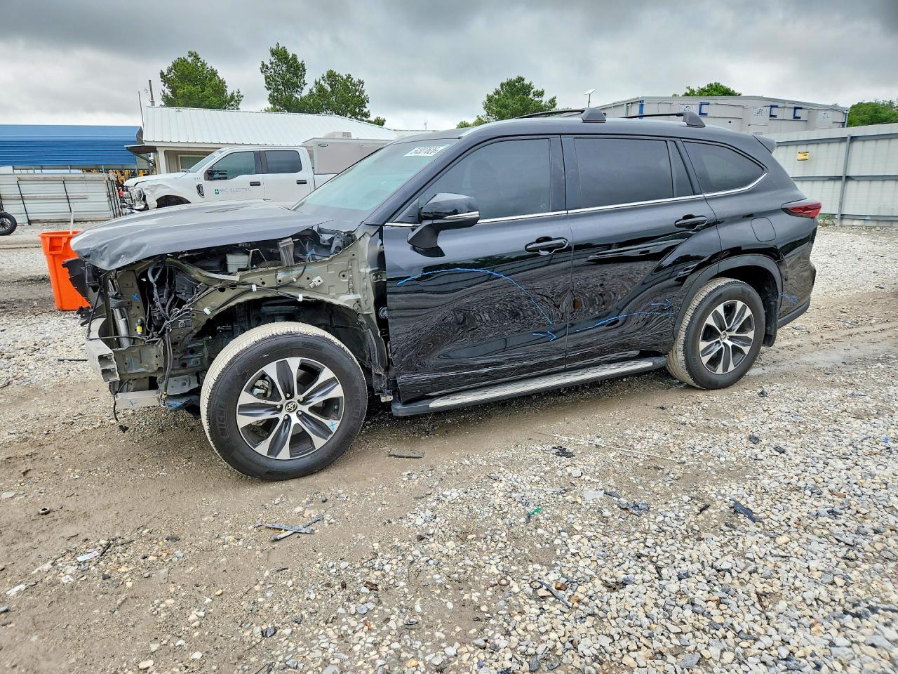 5TDKDRBH9RS566902 · 2024 TOYOTA HIGHLANDER