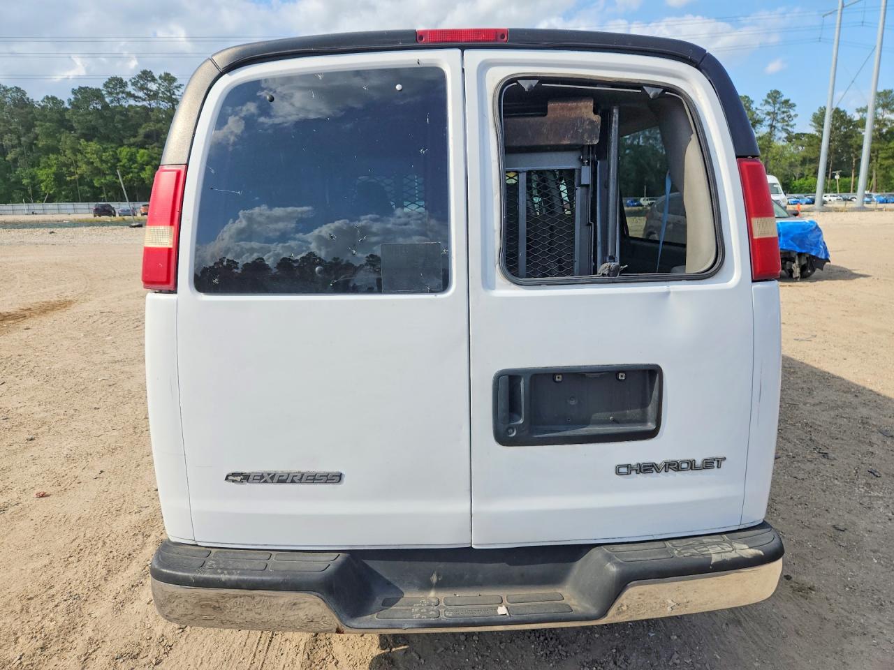 1GNGG25U631213638 · 2003 CHEVROLET EXPRESS G2500 · 6/13
