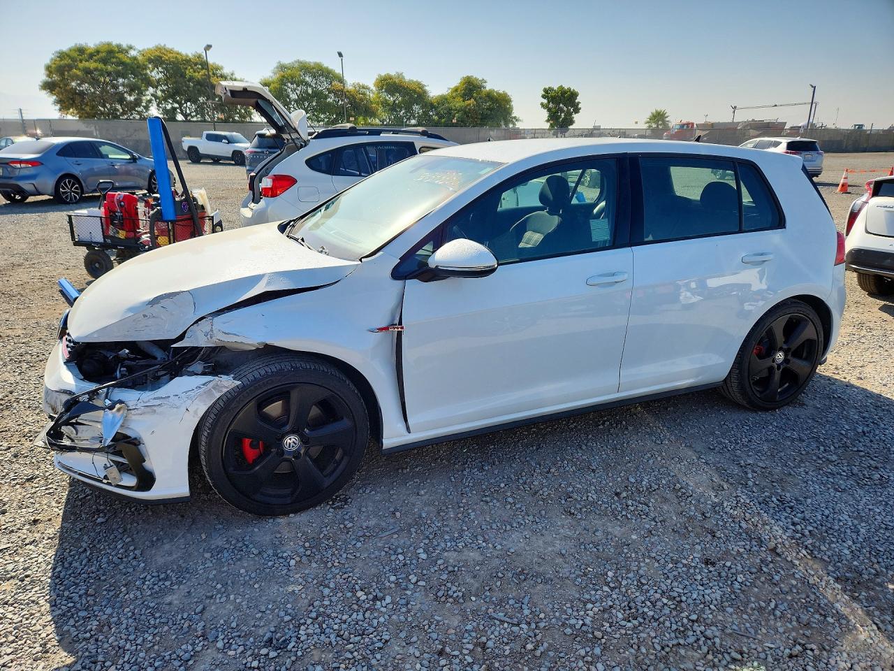 3VW447AU2JM292732 · 2018 VOLKSWAGEN GTI