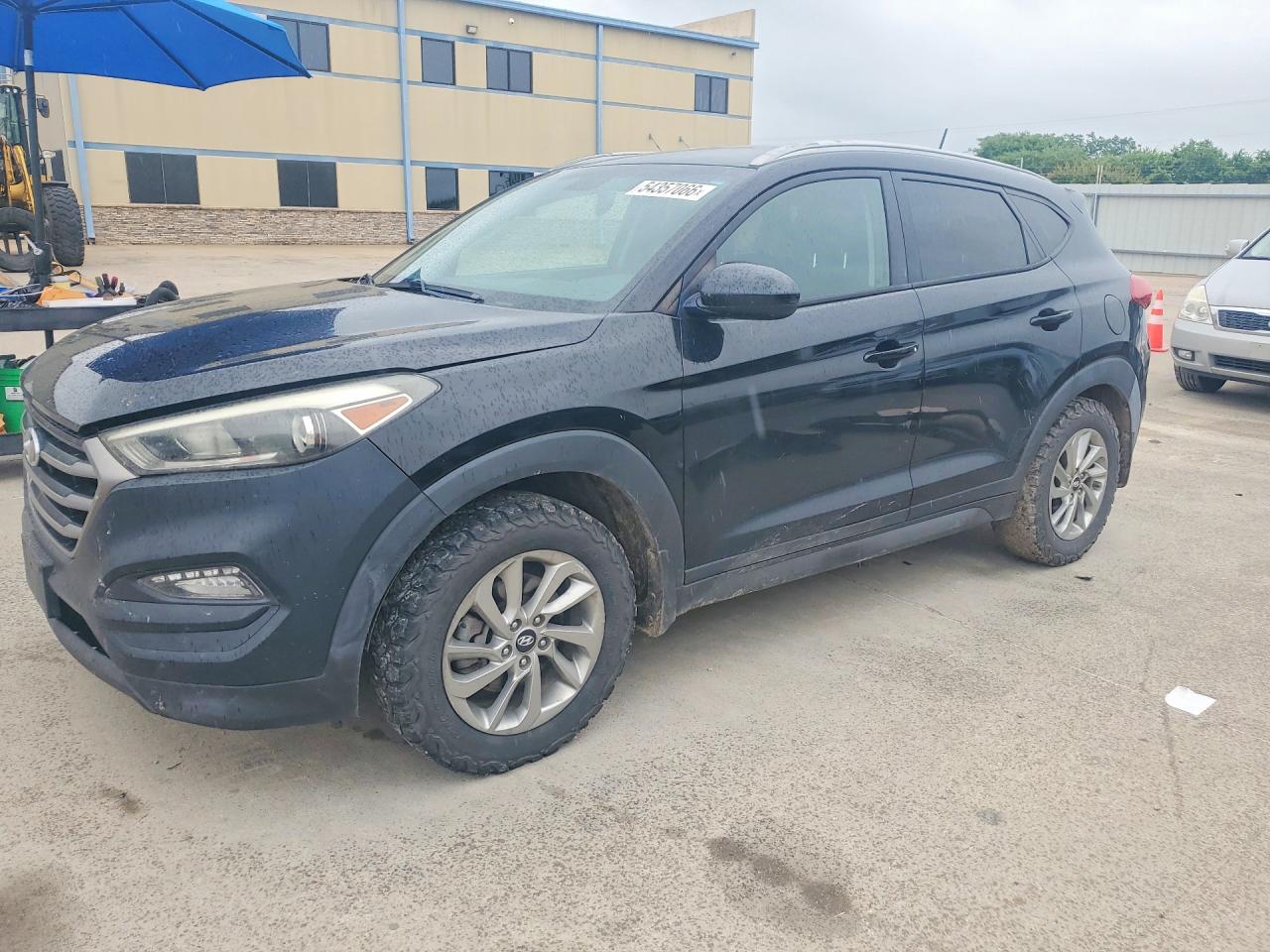 KM8J33A44GU212445 · 2016 HYUNDAI TUCSON
