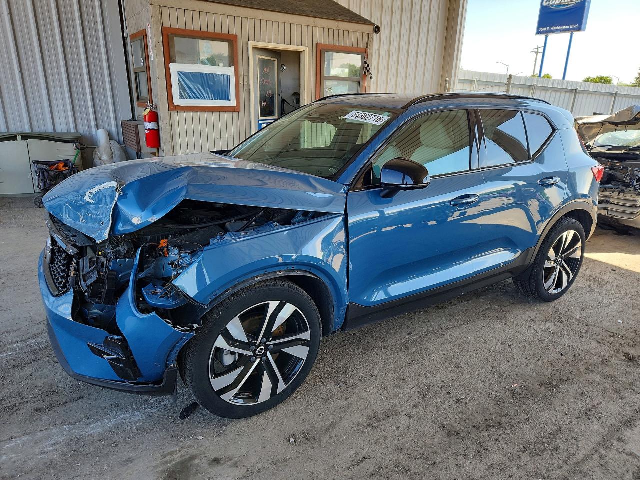 YV4L12UW7P2007950 · 2023 VOLVO XC40
