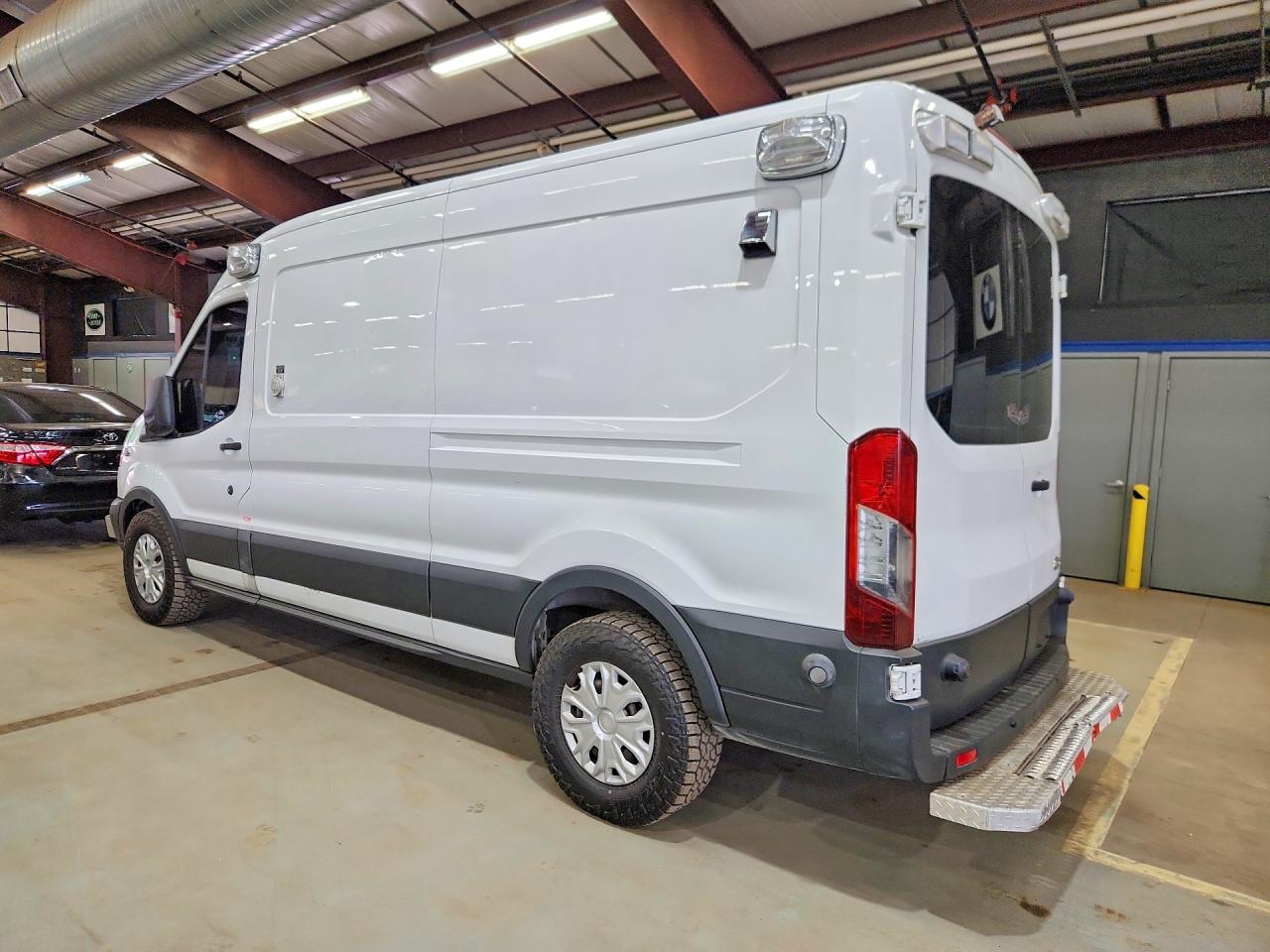1FDYR2CV4FKA50579 · 2015 FORD TRANSIT · 2/13