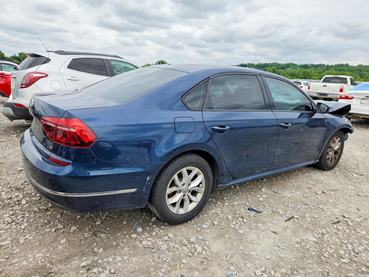 1VWAA7A34JC015567 · 2018 VOLKSWAGEN PASSAT · 3/12