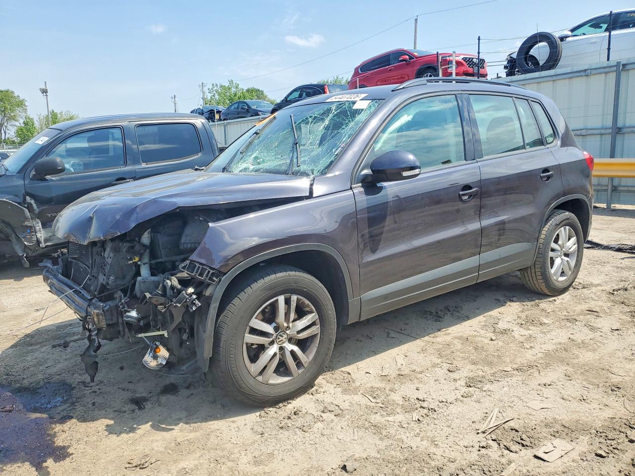 WVGAV7AX7GW553001 · 2016 VOLKSWAGEN TIGUAN