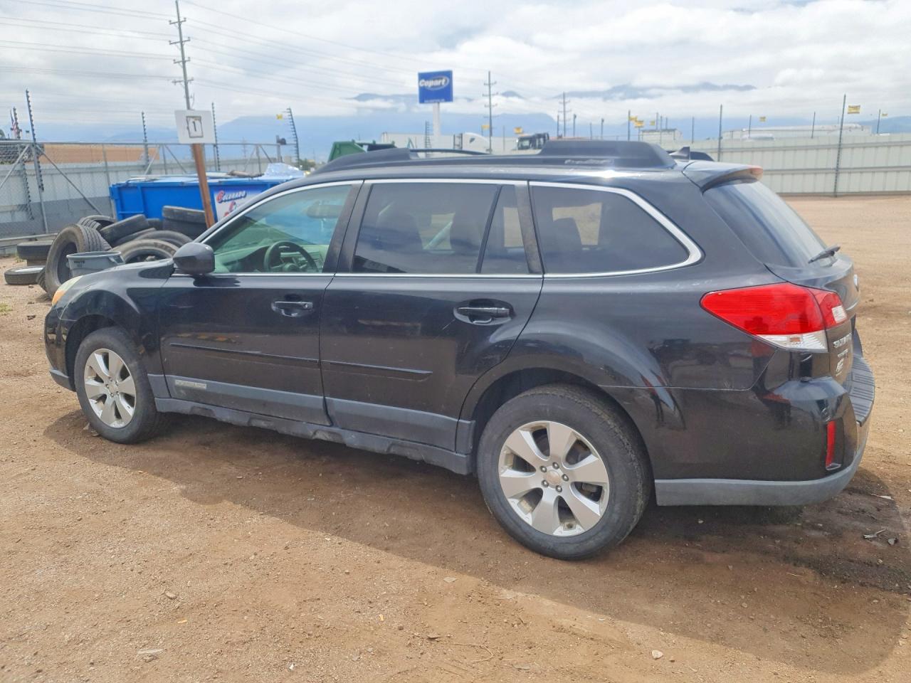 4S4BRCKC7B3413067 · 2011 SUBARU OUTBACK · 2/12