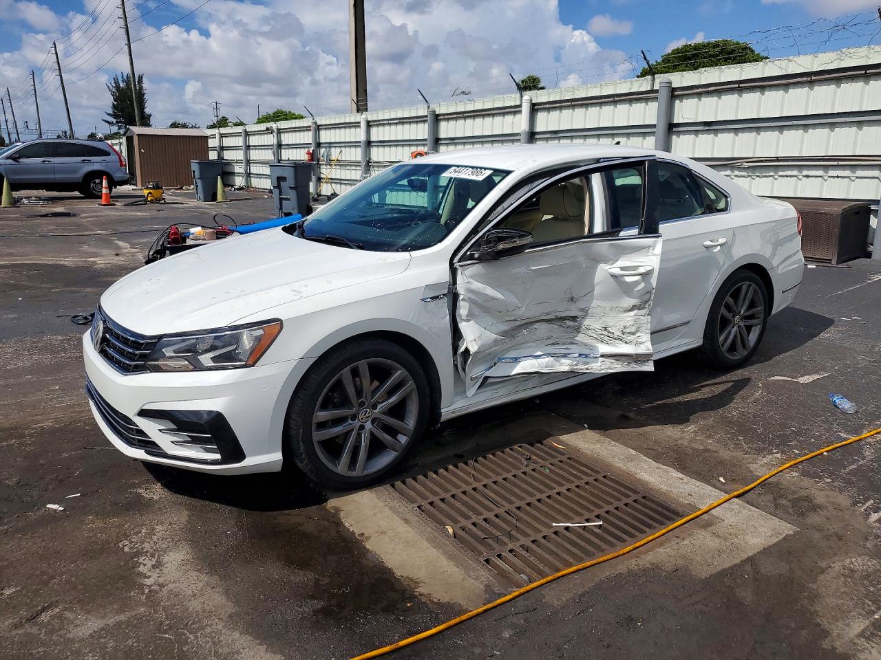 1VWDT7A34HC039255 · 2017 VOLKSWAGEN PASSAT