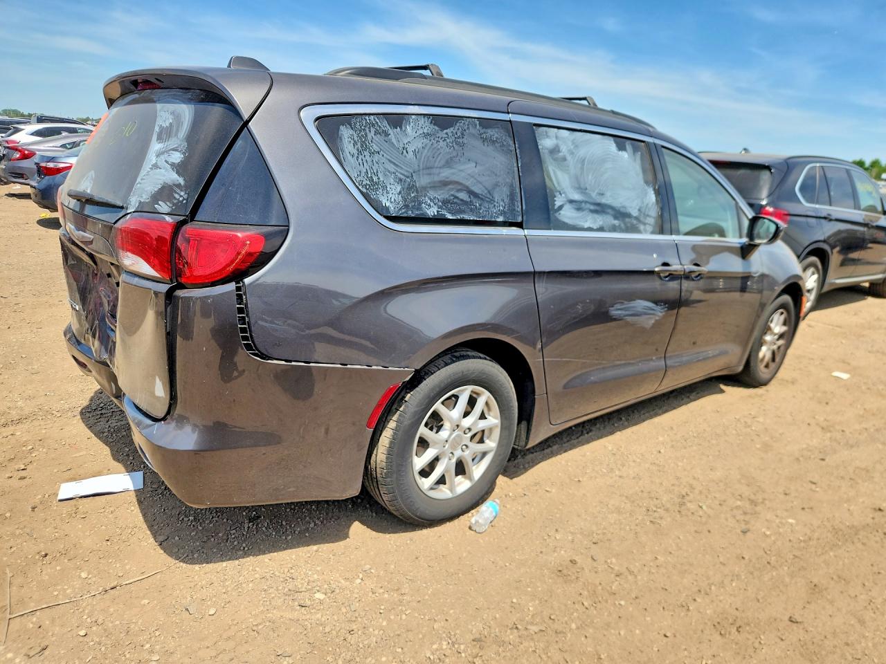 2C4RC1DG4HR656425 · 2017 CHRYSLER PACIFICA · 3/13