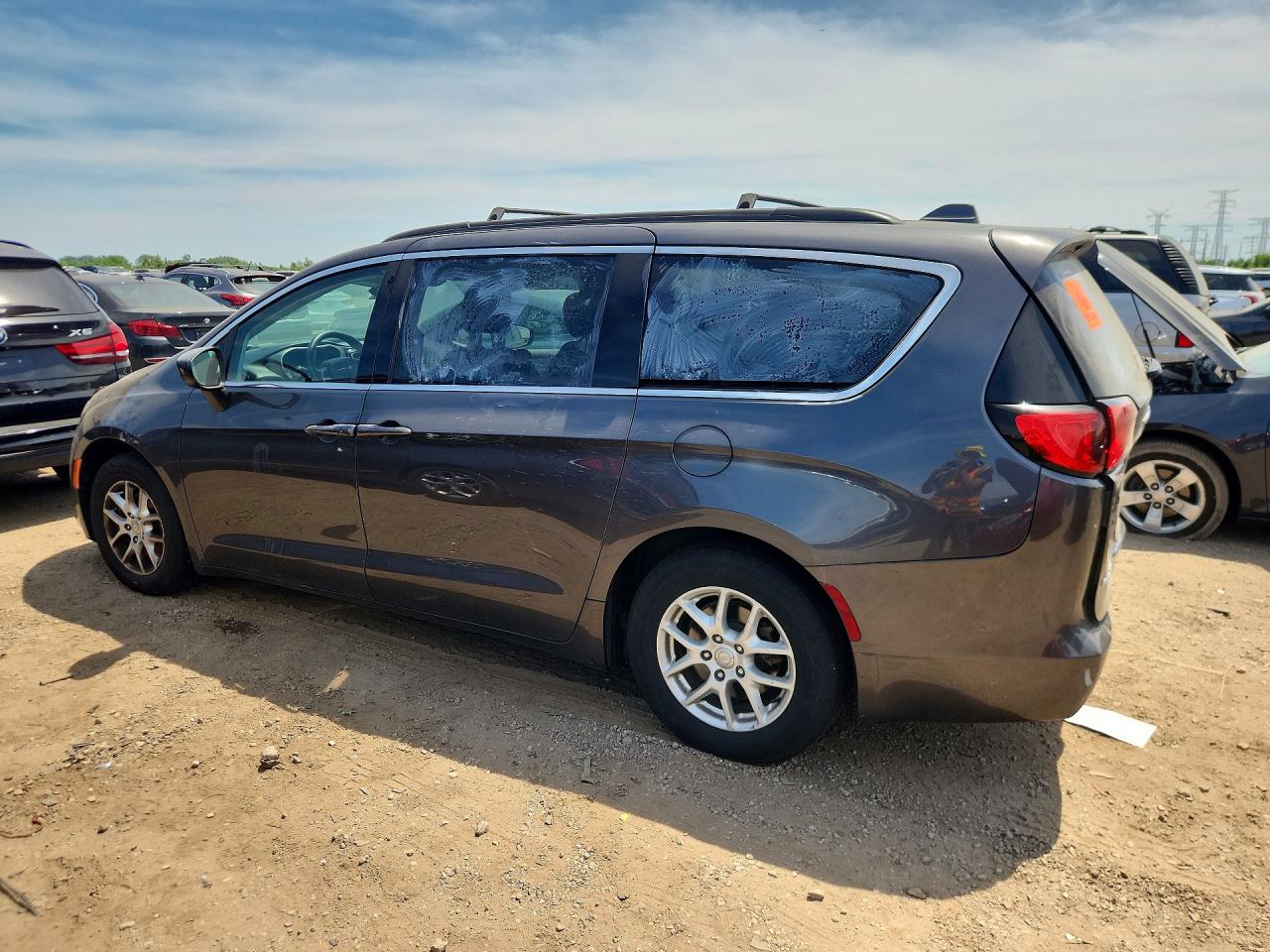 2C4RC1DG4HR656425 · 2017 CHRYSLER PACIFICA · 2/13