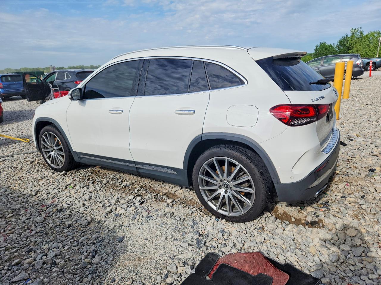 W1N4N4HB2NJ391078 · 2022 MERCEDES-BENZ GLA · 2/12