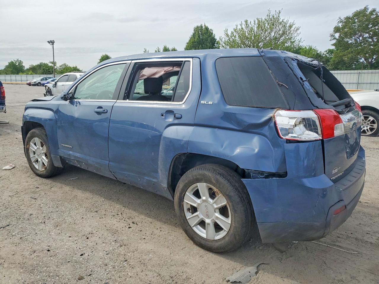 2CTALMEC0B6289482 · 2011 GMC TERRAIN · 2/12