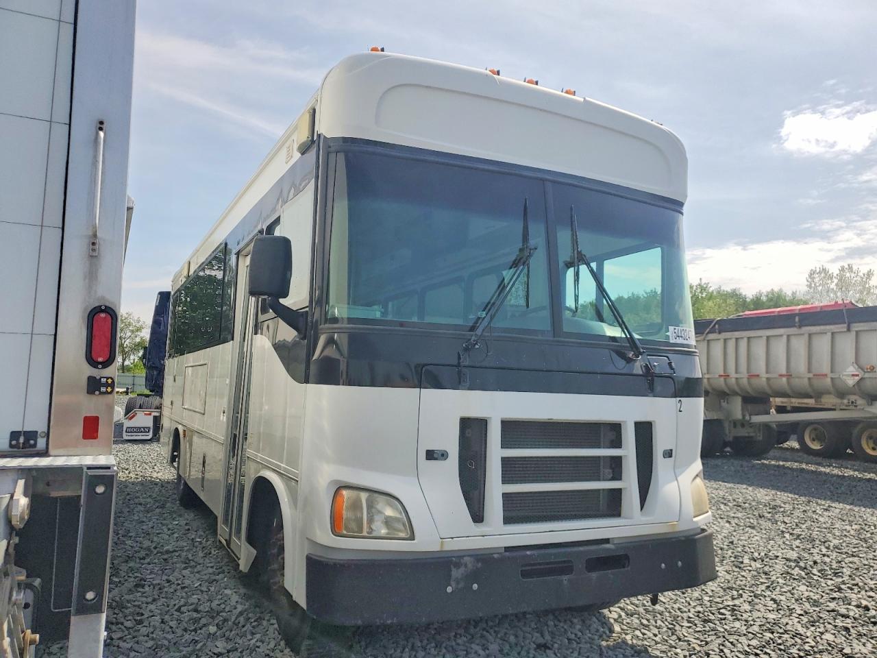 4UZADEDT1DCFF1403 · 2013 FREIGHTLINER CHASSIS
