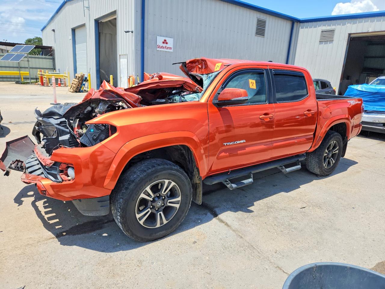 5TFAZ5CN9HX036626 · 2017 TOYOTA TACOMA