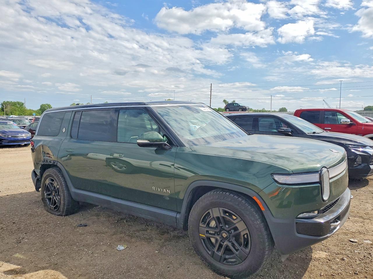 7PDSGBBA2RN044399 · 2024 RIVIAN R1S · 4/13