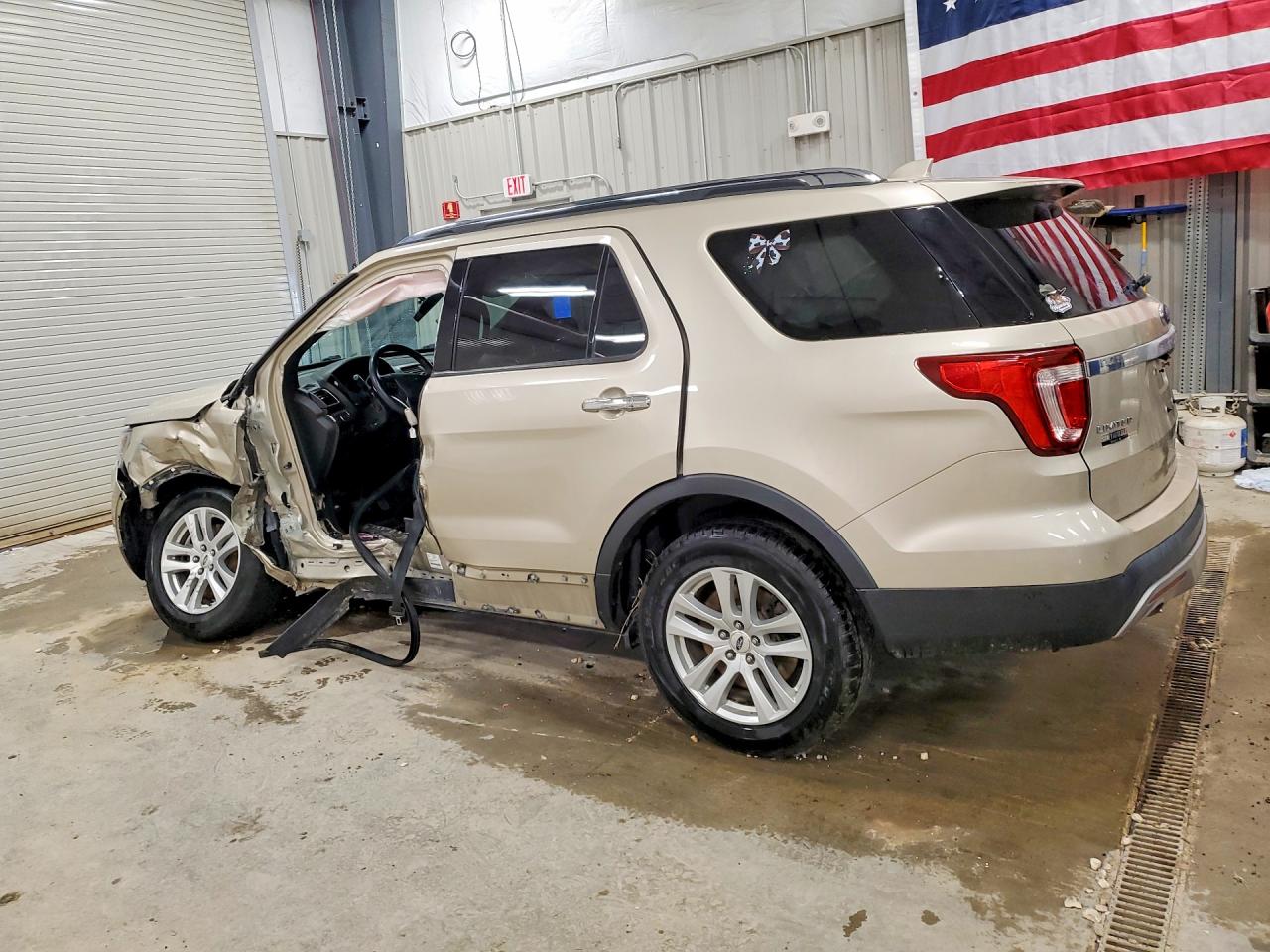 1FM5K8FH9HGA69358 · 2017 FORD EXPLORER · 2/14