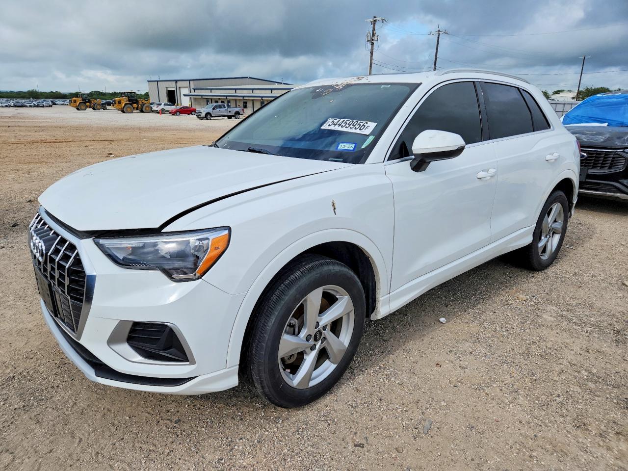 WA1AUCF31M1060665 · 2021 AUDI Q3