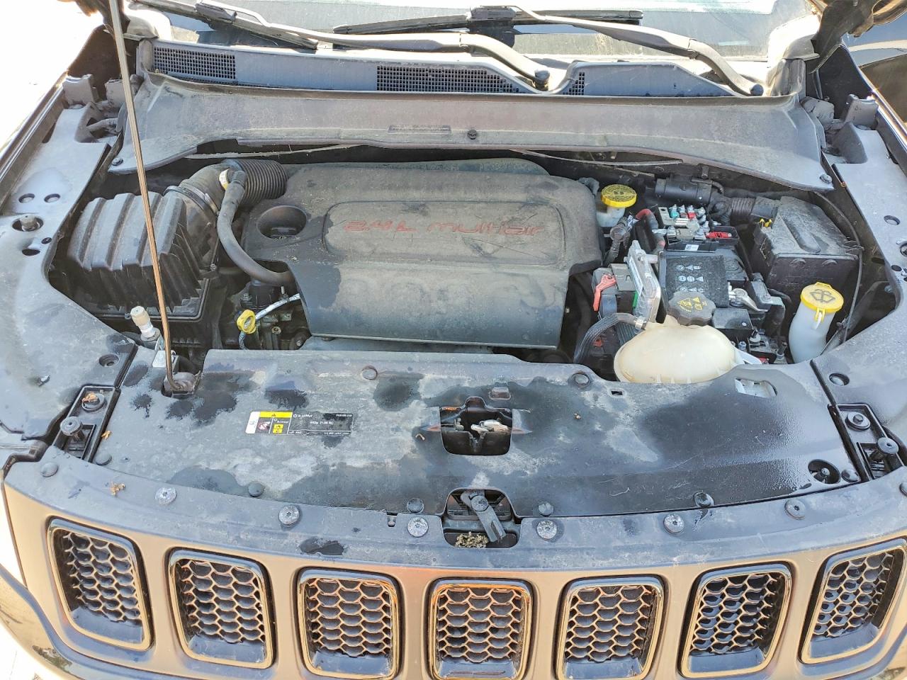 3C4NJDBB3KT648317 · 2019 JEEP COMPASS · 11/12