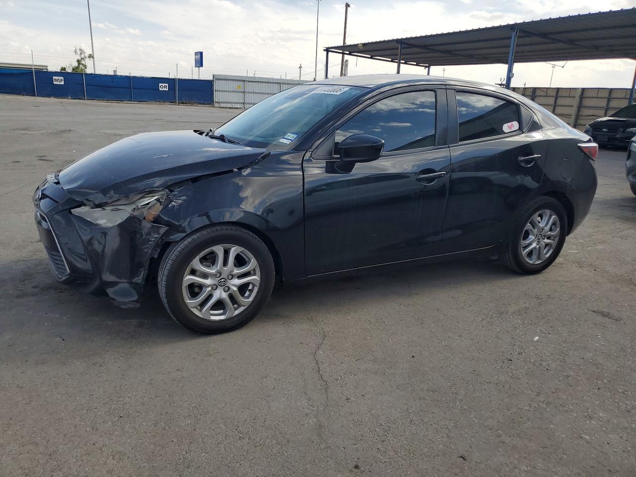 3MYDLBYV0JY318813 · 2018 TOYOTA YARIS IA
