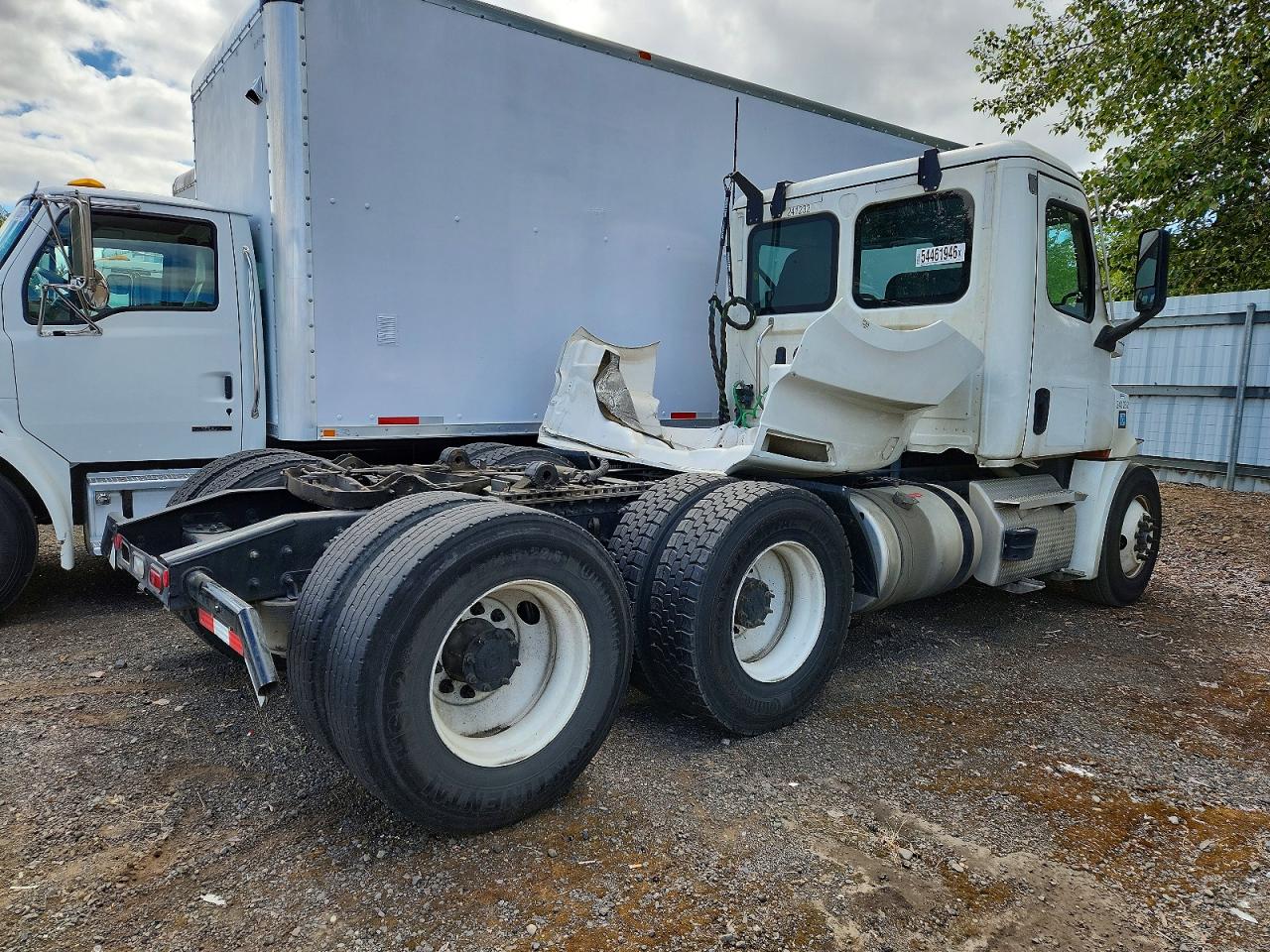 3AKJHLDVXPSUN7585 · 2023 FREIGHTLINER CASCADIA 126 · 4/10