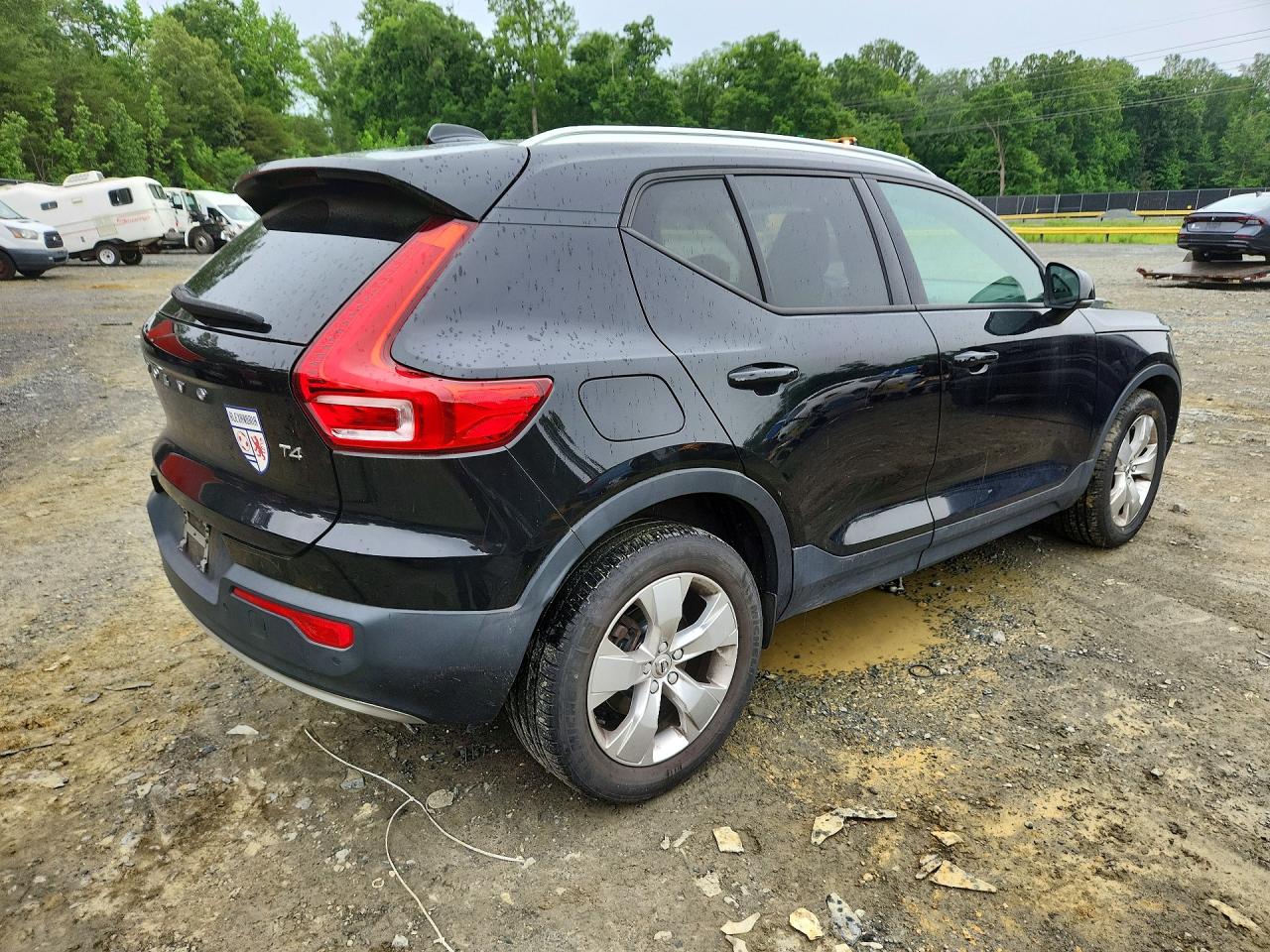 YV4AC2HK2L2338535 · 2020 VOLVO XC40 · 3/13