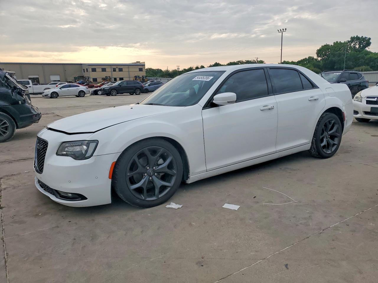 2C3CCABG4NH203825 · 2022 CHRYSLER 300