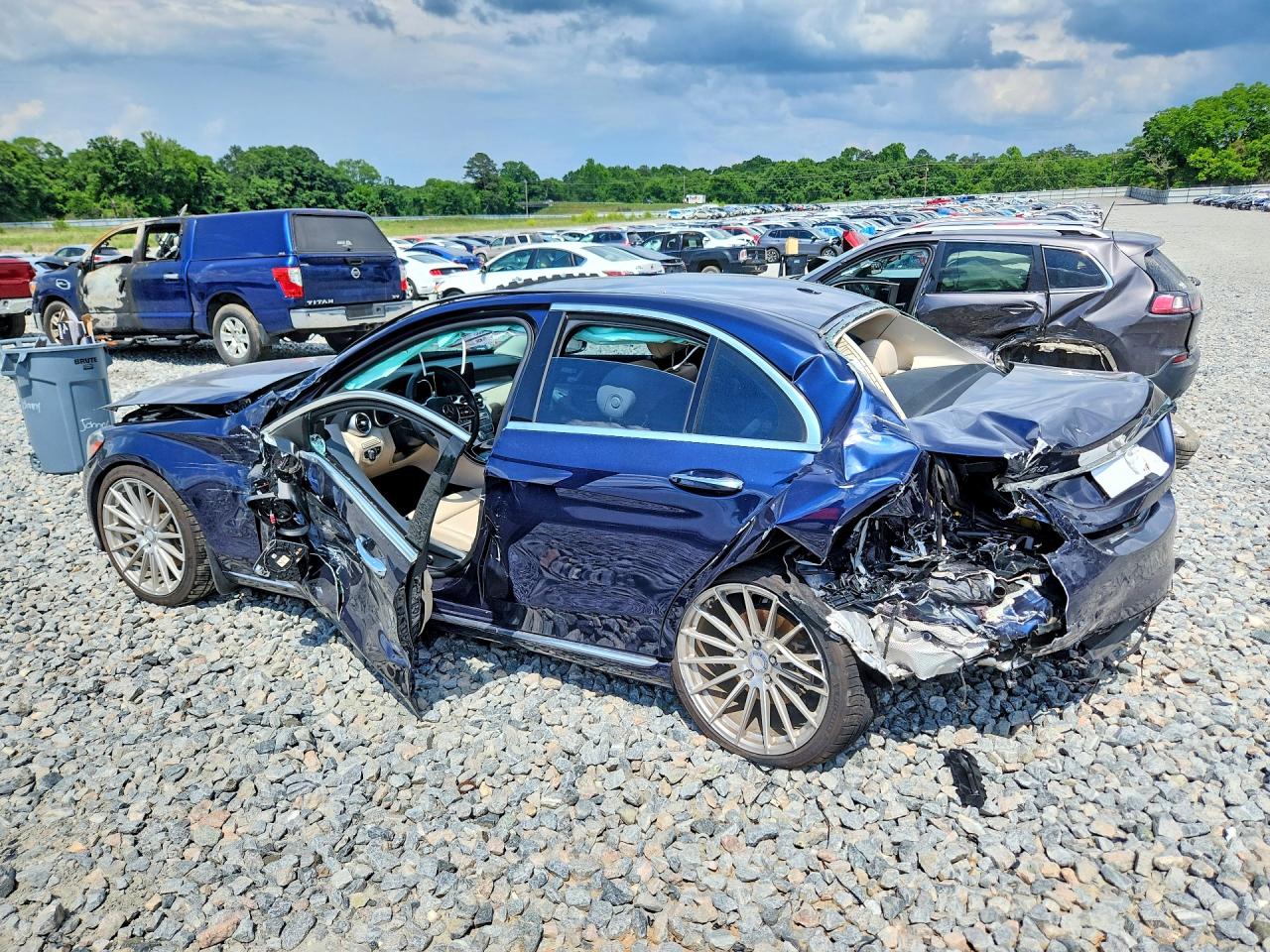 W1KWF8D86MR647805 · 2021 MERCEDES-BENZ C · 2/12