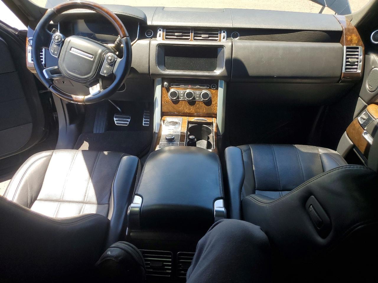 SALGS2FE9HA330077 · 2017 LAND ROVER RANGE ROVER · 8/12