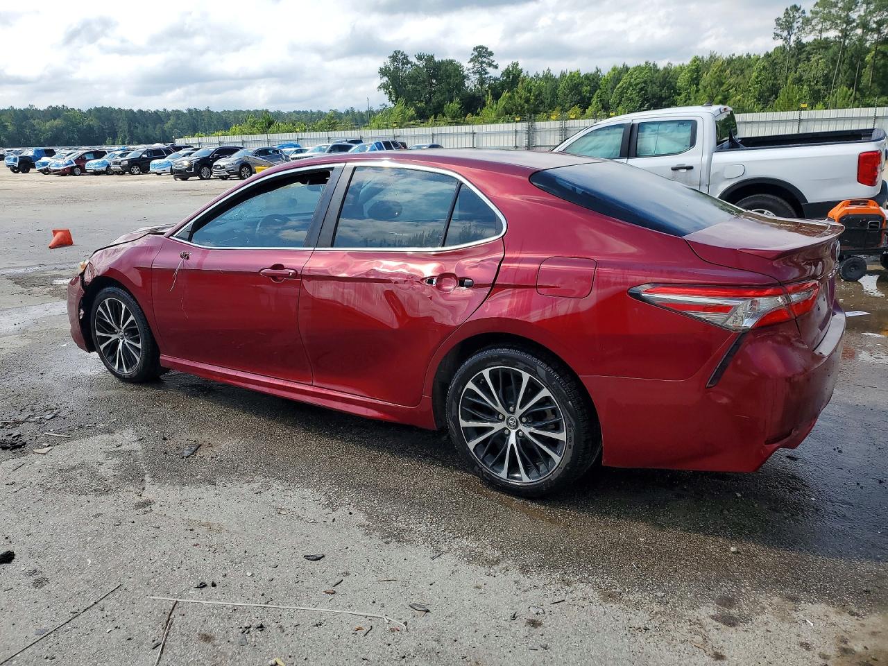 4T1B11HK3JU644681 · 2018 TOYOTA CAMRY · 2/12