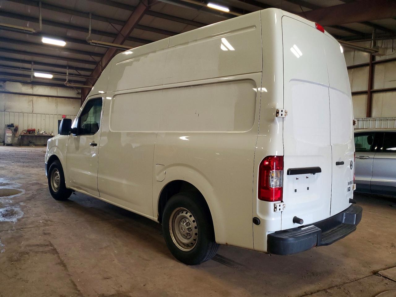 1N6BF0LX2FN803028 · 2015 NISSAN NV · 2/13