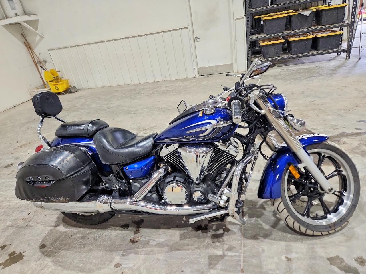 2015 YAMAHA XVS950