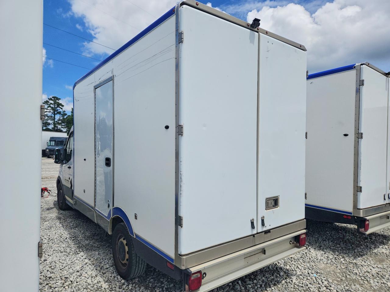 1FDBW5Z81NKA20200 · 2022 FORD TRANSIT · 2/13
