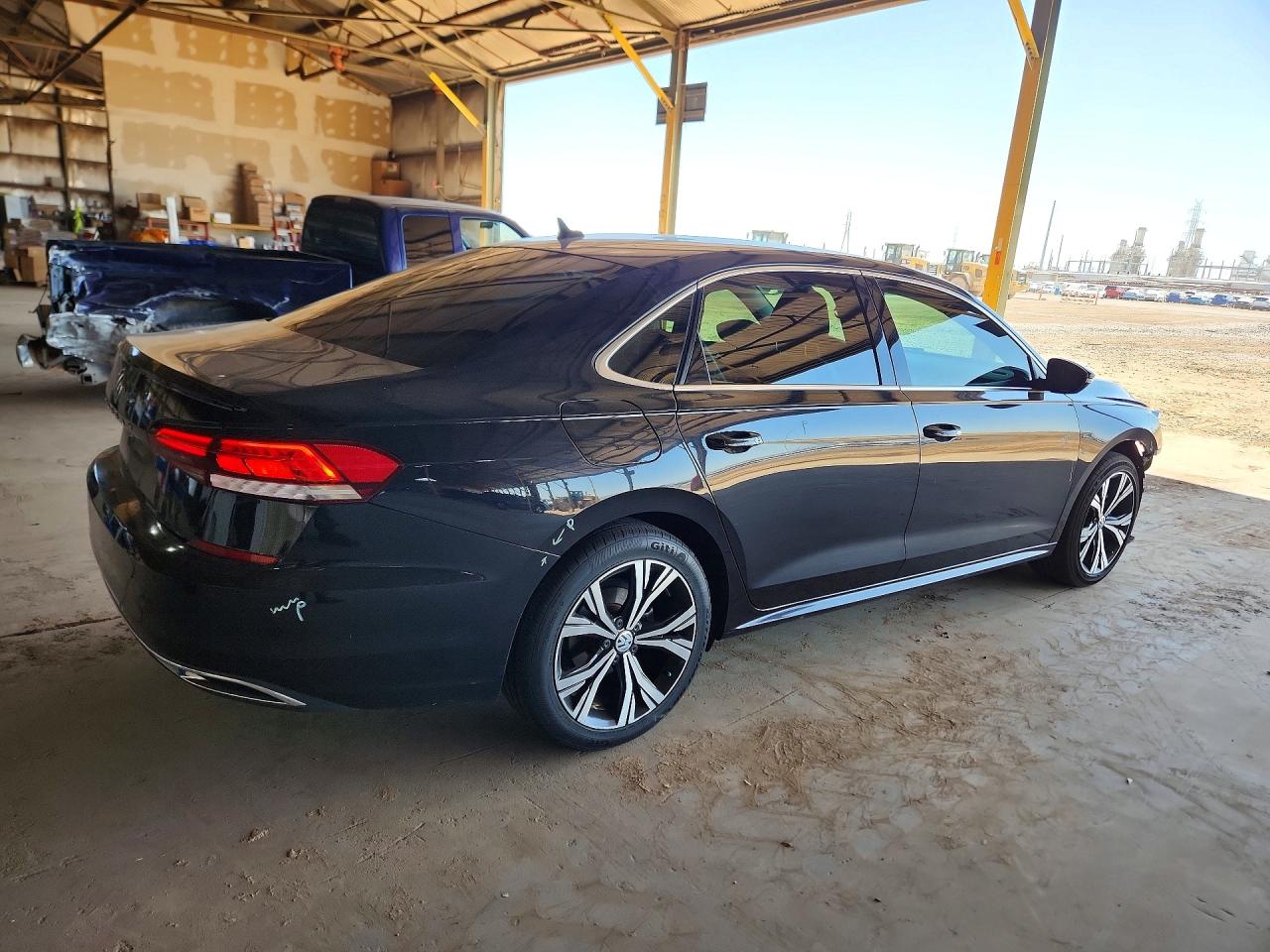 1VWSA7A39NC009113 · 2022 VOLKSWAGEN PASSAT · 3/13